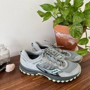 Saucony Women’s Grid Excursion Sneakers Size 10